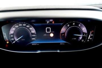 Peugeot 5008 II Crossover Facelifting 1.6 PureTech 180KM 2023 Peugeot 5008 GT kamera Skora adc NawI, zdjęcie 28