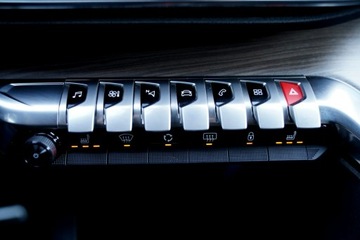 Peugeot 5008 II Crossover Facelifting 1.6 PureTech 180KM 2023 Peugeot 5008 GT kamera Skora adc NawI, zdjęcie 27