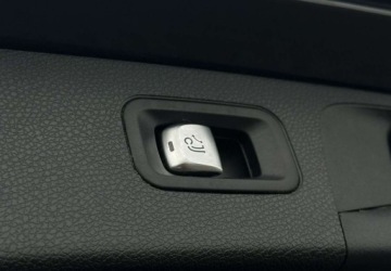 Mercedes Klasa E W213 Kombi Facelifting 2.0 E220d 194KM 2022 Mercedes-Benz Klasa E Pakiet AMG Head-Up Hak Alcantara FV 23 2.0, zdjęcie 18