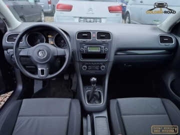 Volkswagen Golf VI Hatchback 5d 1.6 TDI-CR DPF BlueMotion 105KM 2010 Volkswagen Golf 1,6 TDI 105 KM klima elektryka pdc alu oplacony 1.6 Diesel, zdjęcie 11