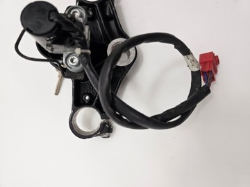 Yamaha YZF 125 08-13 półka górna zawieszenia przód półki stacyjka kluczyk