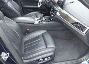 BMW Seria 5 G30-G31 2021 BMW Seria 5 2021, 4.4L, 4x4, M550I, od ubezpieczalni 4.4 Benzyna 523KM, zdjęcie 9