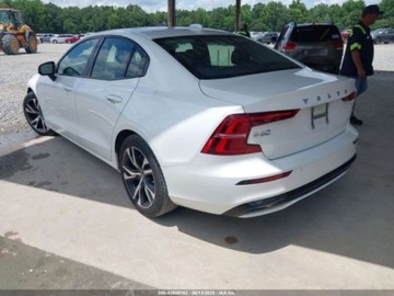 Volvo S60 III 2024 Volvo S60 B5 Core Dark Theme 2024 2.0l 2.0 Benzyna 247KM, zdjęcie 3