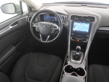 Ford Mondeo V Liftback 1.6 TDCi 115KM 2015 Ford Mondeo 1.6 TDCi, Navi, Klima, Klimatronic, zdjęcie 6