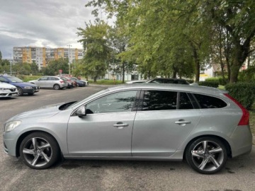 Volvo V60 I Kombi 2.0 D3 163KM 2011 Volvo V60 Volvo V60 R-design 2,0 Diesel 5 Cylindrow Automat Zamiana 2.0, zdjęcie 7