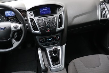 Ford Focus III Hatchback 5d 1.6 Duratorq TDCi DPF 115KM 2011 Ford Focus 1.6 TDCi, Navi, Klima, Klimatronic, zdjęcie 7