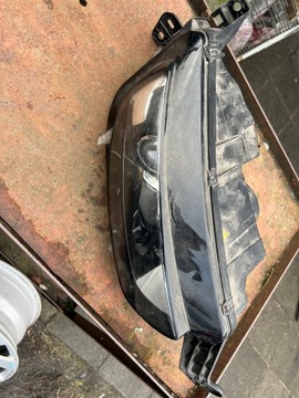 Citroen C4 Picasso II xsenon prawy 4180748DX