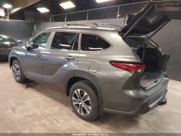 Toyota Highlander III 2023 Toyota Highlander Hybrid Xle, 2023r., 4x4, 2.5L 2.5 Hybryda 186KM, zdjęcie 3