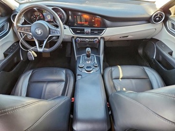 Alfa Romeo Giulia II Sedan 2.0 TBi 280KM 2018 Alfa Romeo Giulia Q4 2018 2.0 Benzyna 280KM, zdjęcie 8