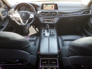 BMW Seria 7 G70 2022 BMW Seria 7 740 I 2022 3.0l 3.0 Benzyna 335KM, zdjęcie 8