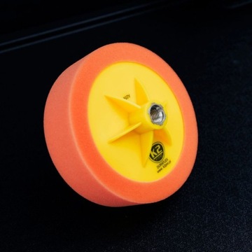 K2 DURAFLEX PAD GĄBKA POLERSKA 150 MM LEKKO / ŚREDNIO ŚCIERNA NA WIERTARKĘ