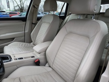 Volkswagen Passat B8 Variant 2.0 TSI BlueMotion Technology 220KM 2017 Volkswagen Passat 2.0 TSI 220KM Highline DSG, Salo, zdjęcie 9