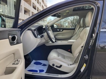 Volvo XC60 II Crossover T6 320KM 2018 VOLVO XC60 II T6 2.0l benzyna 310KM * Momentum * Dokumentacja *Zadbany, zdjęcie 3