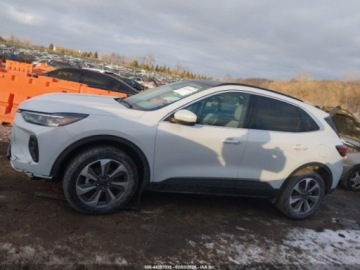 Ford Kuga III 2025 Ford Kuga 2025 r., 2,0L PLATINIUM 4X4 2.0 Benzyna 250KM, zdjęcie 14