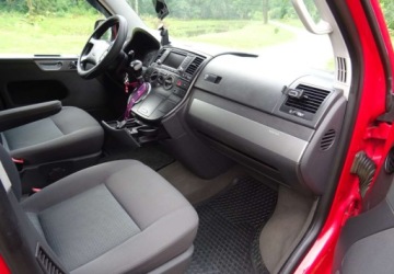Volkswagen Multivan T6 2005 Volkswagen Multivan 2.5tdi,klima,webasto,zamiana na bus blaszak 2.5 Diesel, zdjęcie 6
