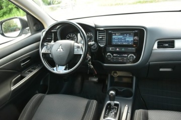 Mitsubishi Outlander III SUV Facelifting 2015 2.0 MIVEC 150KM 2016 Mitsubishi Outlander 4WD 2.0 150KM Automat 2016r., zdjęcie 9