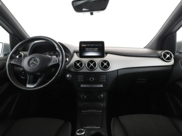 Mercedes Klasa B W246 Sports Tourer Facelifting 1.5 180 d 109KM 2017 Mercedes B 180 automat full LED navi klima, zdjęcie 14