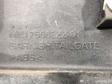 LIŠTA KRYT ZADNÍ MITSUBISHI OUTLANDER I SUV 01-08 MN175068