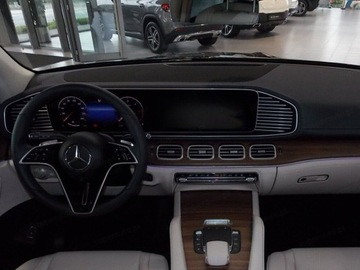Mercedes GLE V167 SUV Facelifting 2.0 300d 269KM 2025 MERCEDES-BENZ GLE 300 d 4-Matic AMG Line 2.0 (269KM) 2025, zdjęcie 7