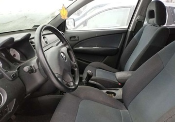 Mitsubishi Outlander I 2.0 i 16V 136KM 2006 Mitsubishi Outlander Mitsubishi Outlander 2.0 4WD Invite 2.0 Benzyna 136KM, zdjęcie 4