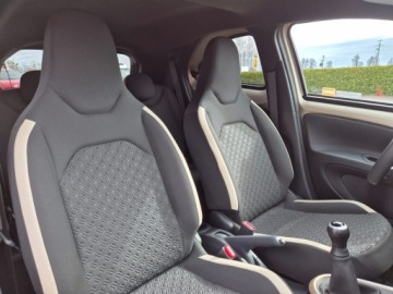 Toyota Aygo X 1.1 VVT-i 72KM 2025 Toyota Aygo X 1.0 VVTi Style 1.0 VVTi Style Salon, zdjęcie 12