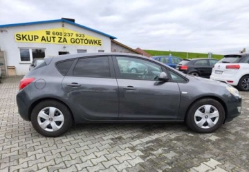 Opel Astra J Hatchback 5d 1.7 CDTI ECOTEC 110KM 2010 Opel Astra Opel Astra 1.7 CDTI Cosmo 1.7 Diesel 110KM, zdjęcie 5