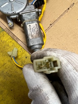 ZVEDÁK PŘEDNÍ LEVÝ KIA PRIDE ELE. 5D