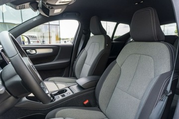 Volvo XC40 Crossover Facelifting 2.0 B4 197KM 2024 Volvo XC 40 B4 197KM FV23%, zdjęcie 8