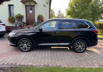 Mitsubishi Outlander III SUV Facelifting 2015 2.2 DI-D 150KM 2016 Mitsubishi Outlander 2,2 150KM AWD AUTOMAT 7os FullLED I wlasciciel Salon, zdjęcie 2