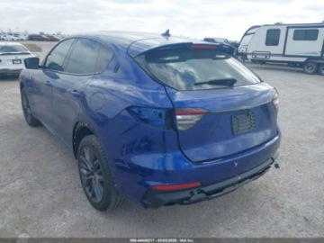 Maserati Levante 2021 Maserati Levante S Gransport 2021 3.0 Benzyna 424KM, zdjęcie 2