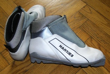 Система беговых лыж HARTJES SNS PROFILE PANI 40 IDEAL