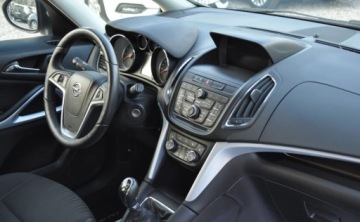 Opel Zafira C Tourer 1.4 Turbo ECOTEC 140KM 2016 Opel Zafira 7 osobowy 1.4 Turbo Benzyna Nawigacja Tempomat Cz. parkowania, zdjęcie 8