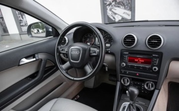Audi A3 8P Hatchback 3d 1.6 TDI 105KM 2010 Audi A3 3-drzwiowe 1.6TDI 105KM DsG Skora Climatron Alu Po Serwisie Gwaran, zdjęcie 22