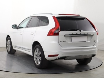 Volvo XC60 I SUV Facelifting 2.4 D4 190KM 2017 Volvo XC60 D4, Salon Polska, 187 KM, 4X4, zdjęcie 3