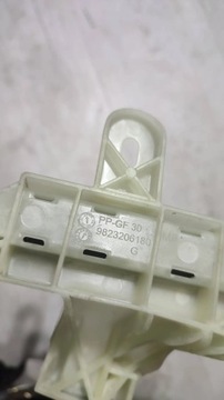 OPEL CORSA F 1.2 22R. PŘEDNÍ STRANA LEVÝ VÝZTUHA OKNO DVEŘE