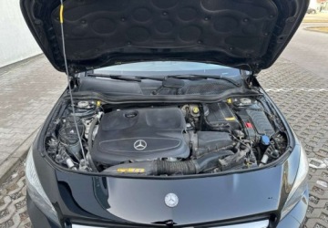 Mercedes CLA C117 Coupe 1.6 180 122KM 2014 Mercedes-Benz CLA Mercedes-Benz CLA 180 Urban 1.6 Benzyna 122KM, zdjęcie 13