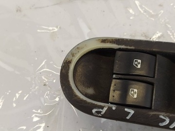 Панель переключателя стеклоподъемника левая передняя Renault Scenic 2 II (JM0/1_)