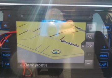 Toyota Auris II 2016 Toyota Auris Okazja 1.8 Hybryda 100KM, zdjęcie 19