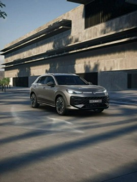 Volkswagen T-Roc I SUV Facelifting 1.5 TSI ACT 150KM 2026 Volkswagen T-Roc Wersja R-Line 1.5 eTSI 150 KM DSG, zdjęcie 3