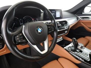 BMW Seria 5 G30-G31 Limuzyna 530e iPerformance 252KM 2017 BMW 530 Luxury Line PHEV panorama skóra kamera, zdjęcie 13