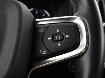 Volvo XC40 Crossover 2.0 D4 190KM 2020 Volvo XC 40 Momentum D4 automat 4x4 skóra navi, zdjęcie 30