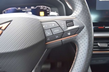 Cupra Leon II Hatchback 1.5 eTSI MHEV 150KM 2023 Cupra Leon SalonPL 150KM eTSI Kubelki Matrix BeatsAudio Ambiente 1.5 150KM, zdjęcie 14