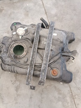 CHRYSLER TOWN COUNTRY NÁDRŽ PALIVA