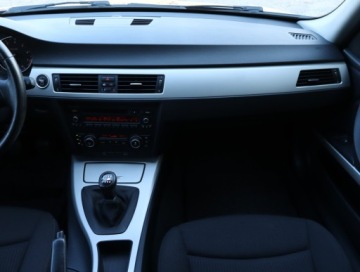 BMW Seria 3 E90-91-92-93 Limuzyna E90 320i 170KM 2010 BMW 3 320 i, Serwis ASO, Klima, Klimatronic, zdjęcie 7