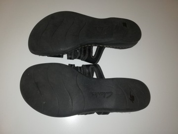 Skórzane klapki firmy Clarks. Rozmiar 38,5.