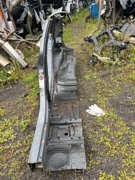 143 BMW X1 E84 BOK ČTVRTKA BLATNÍK PRAVÝ