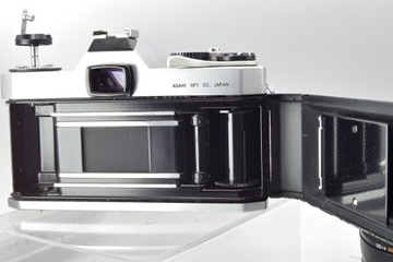 Pentax Spotmatic F + Lens 55mm 1.8 Takumar