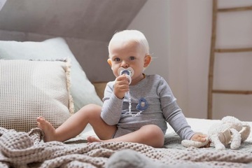 Динамическая силиконовая соска, 2 шт, светящаяся в темноте (18м+,