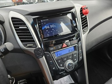 Hyundai i30 II Hatchback 5d 1.6 GDI 135KM 2015 Hyundai i30 1,6 benzyna 135KM nawigacja, zdjęcie 11