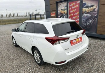 Toyota Auris II Touring Sports Facelifting 1.6 D-4D 112KM 2017 Toyota Auris 1.6 D 112 KM 135.000 km 2017r Warszawa 1.6 Diesel, zdjęcie 4